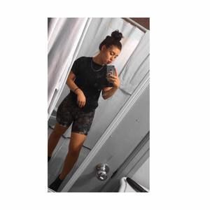 Meet your Posher, Annastasia